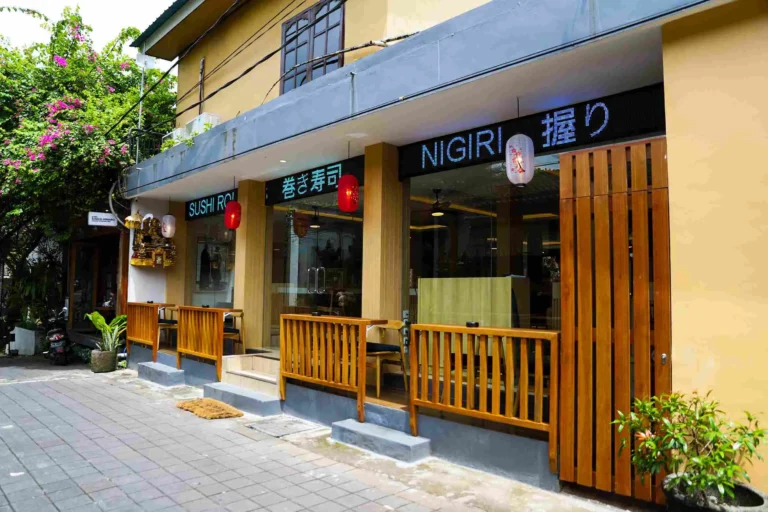 ENZO - Exterior View